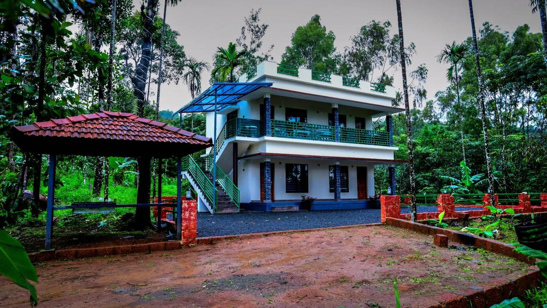 Meenmutty Inn Tariyod
